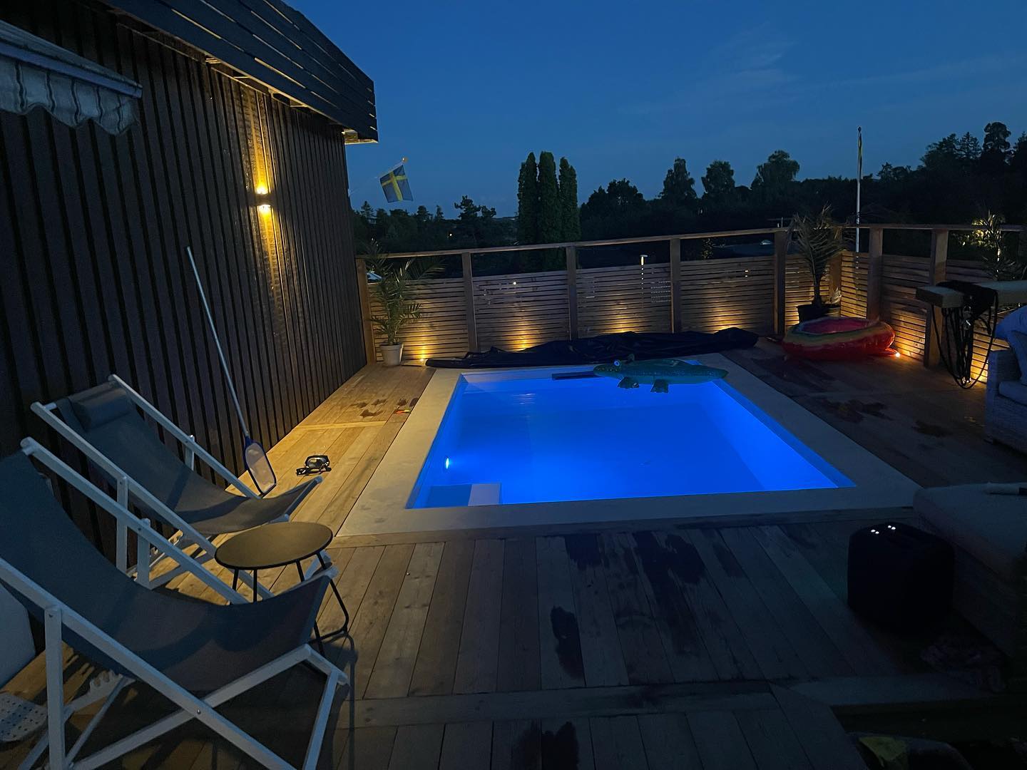 Pool med ljus microcement i Vallentuna
